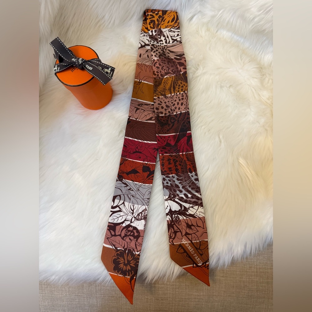 Hermes Silk Jungle Love Rainbow Twilly Brun Brique Fauve